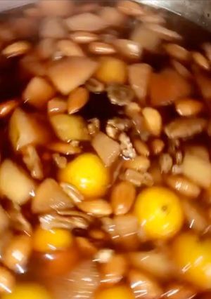 Una foto de Ponche de frutas 🍇 (calientito)