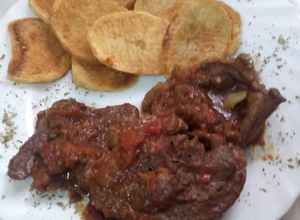 Una foto de Caldereta de cuello de cordero