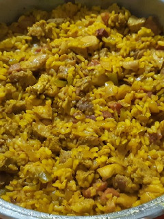 Una foto de Arroz con carne para "señoritos"