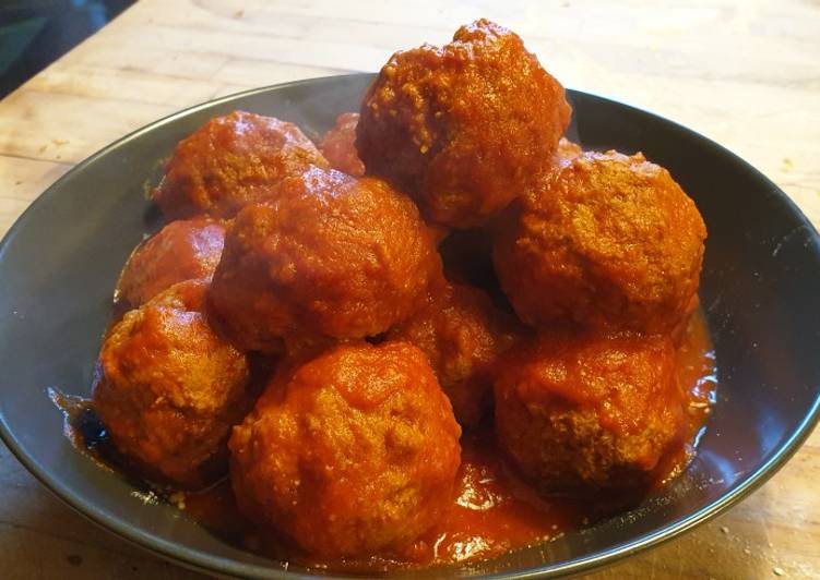 Ricetta Polpette Di Carne Senza Uova Al Sugo Di Pomodoro Di Anna Vella Cookpad