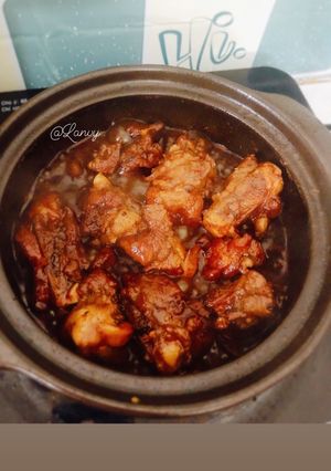 Hình của món Sườn kho ngũ vị.