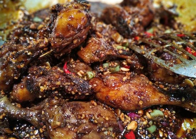 Ayam goreng bumbu kecap kacang