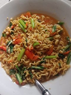 Foto resep Mie nyemek Indomie goreng praktis