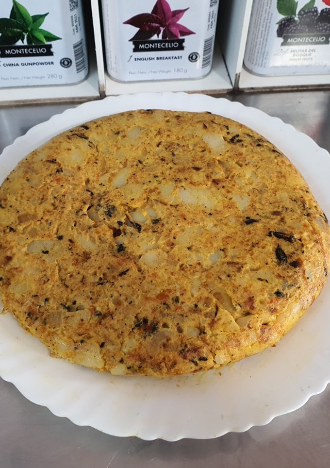 Una foto de Tortilla de patatas con mejillones
