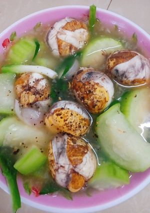 Hình của món Bầu om trứng lộn.