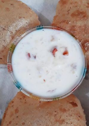 A picture of Kheer poori.