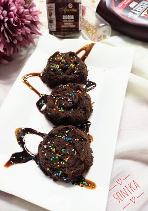 A picture of Chocolate biscuit muffins.
