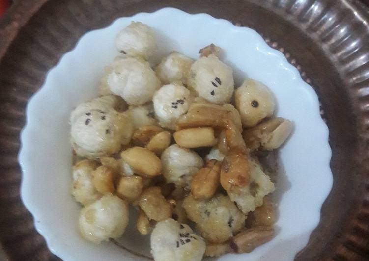 Simple Way to Prepare Quick Sweet phool makhana and peanuts