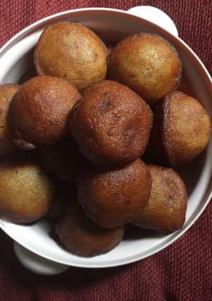 A picture of Unniyappam.
