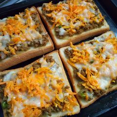 A picture of Bread pizza.