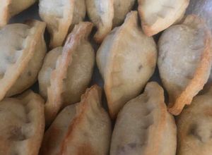 Una foto de Empanaditas rústicas de MORCILLA ! 🥟🖤