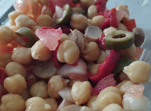 Foto principal de 🥗Tupper de ensalada de garbanzos