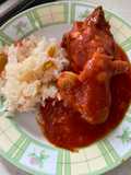 Pollo en pasta de tomate