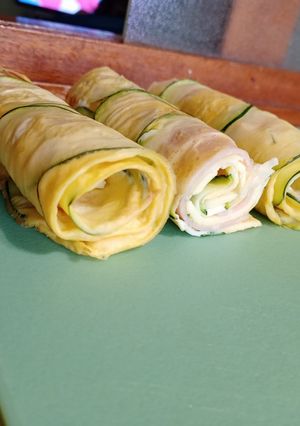Una foto de Rollitos de calabacín