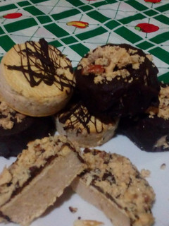 Una foto de Alfajor helado de mantecol