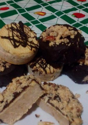 Una foto de Alfajor helado de mantecol