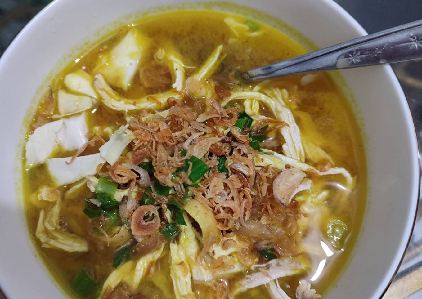 Soto ayam kuah kuning tanpa santan