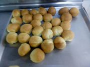 Una foto de bolitas de pan