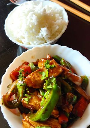 A picture of Paneer veggies stir-fry in teriyaki sauce.