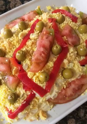 Una foto de Huevos rellenos de atún, con mahonesa casera