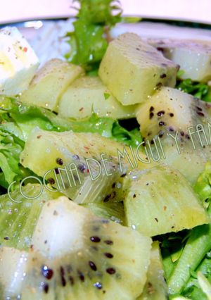 Una foto de Ensalada de kiwi