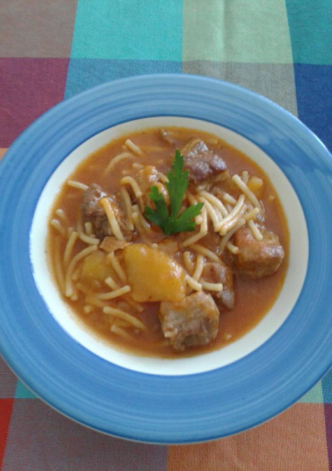 Una foto de Fideos a la cazuela con patatas