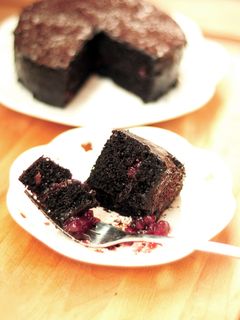 越橘莓巧克力蛋糕 的食譜成品照片