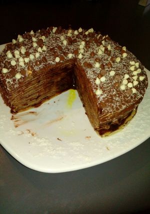 O poză a rețetei Tort din clătite cu nutella.