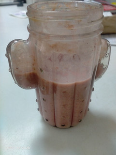 A picture of Banana strawberry smoothie.