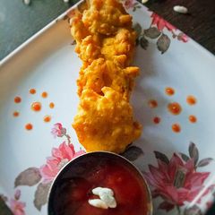 A picture of Murmura pakode.