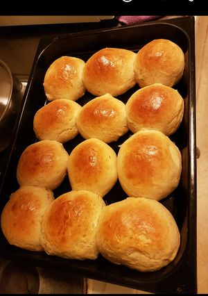 A picture of Bread balls.