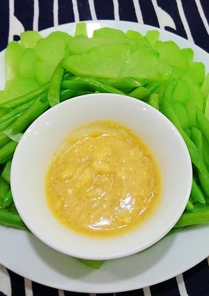 Hình của món Susu đậu cô ve luộc chấm chao.