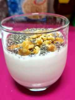 Una foto de Yogurt kéfir con nueces