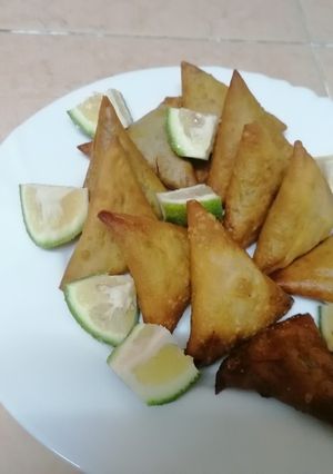 A picture of Meat samosas.
