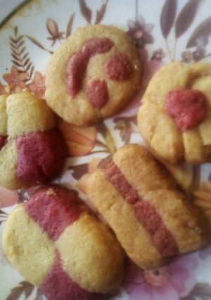 A picture of Biscuits pink and white biscuits without oven - without butter.