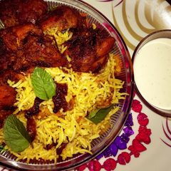A picture of Fried chicken briyani.