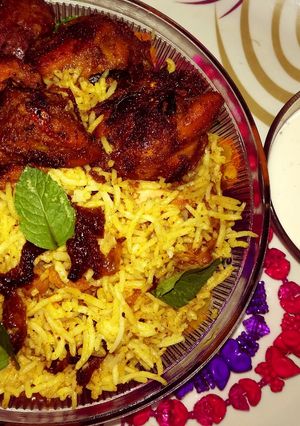 A picture of Fried chicken briyani.