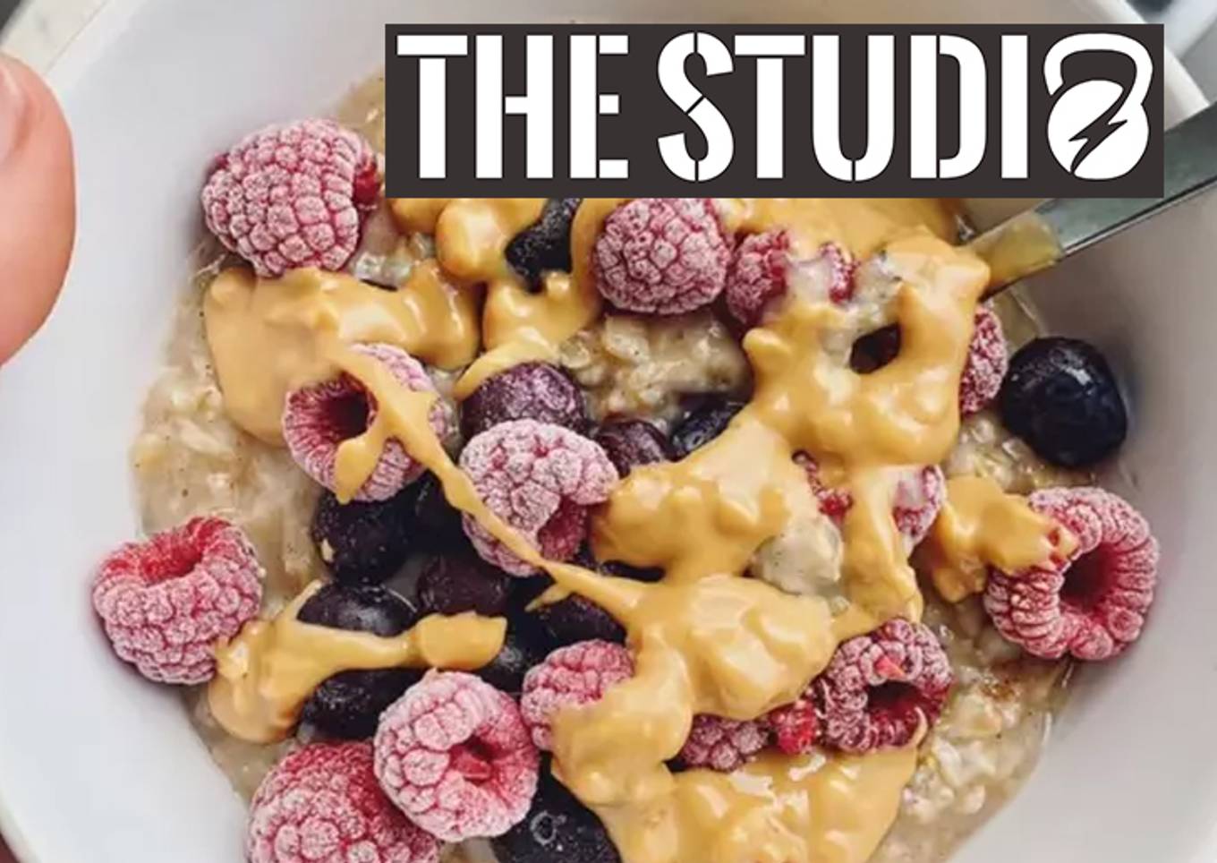 1. (BREAKFAST) Oats with Berries