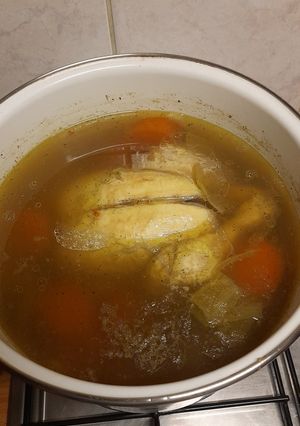 A picture of Chicken broth.