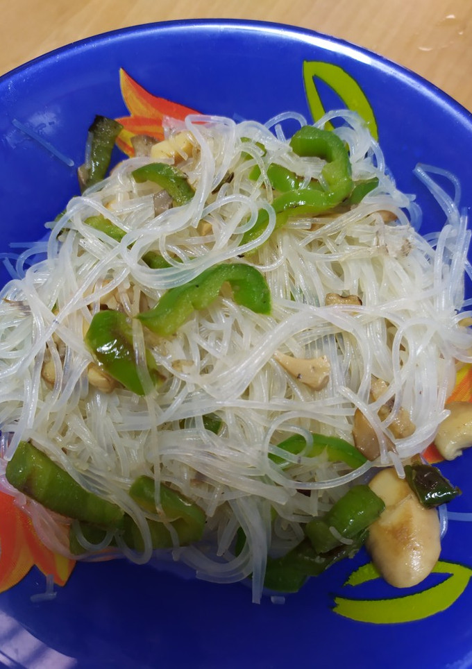 Una foto de Tallarines cristal con verduras