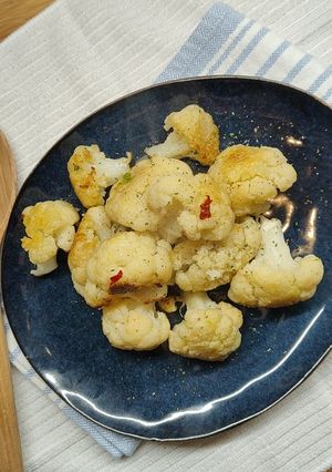 A picture of Cauliflower with Garlic, Oil, and Chili.