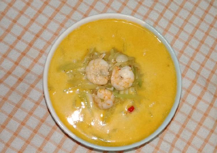 Proses mengolah Labu siam udang santan yang sempurna