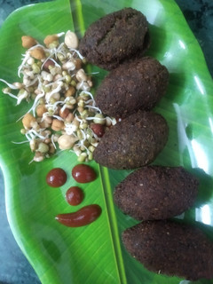 મિક્સ કઠોળ ફલાફેલ(Mix Sprouts Falafel Recipe In Gujarati) રેસીપી મુખ્ય ફોટો