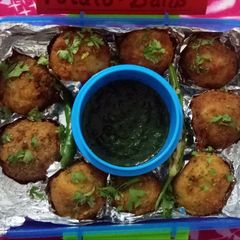 A picture of Bread potato balls.