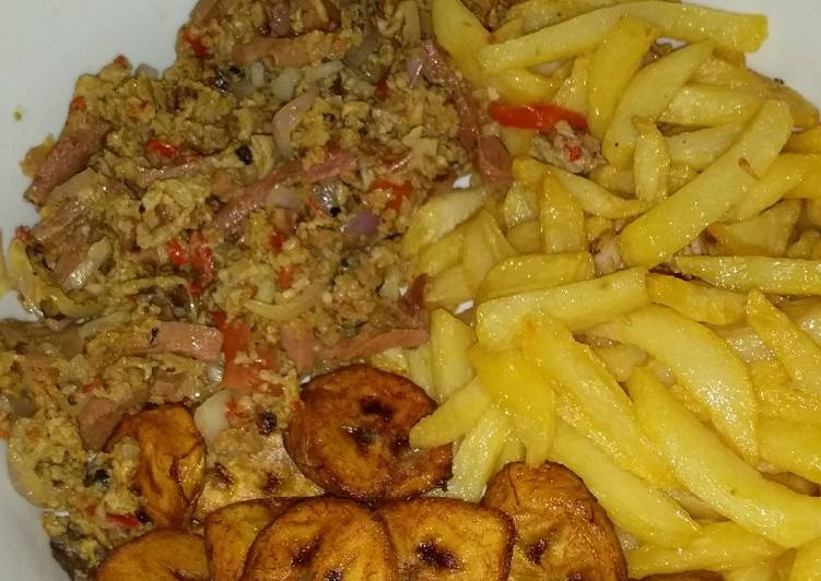 Recipe of Homemade Irish plantain and egg sauce with sausage