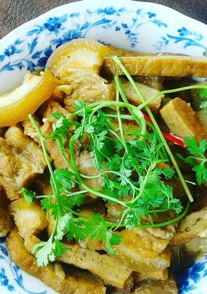 Hình của món Thịt kho chả cá.