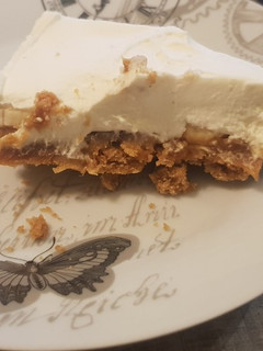 Una foto de Tarta de galleta y plátano y dulce de leche Thermomix