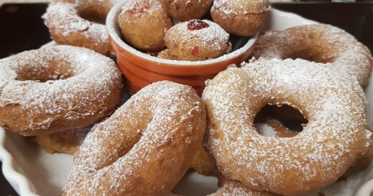 Doughnut rings and mini jam doughnuts. 🤗 Recipe by Maureen 😀 Cookpad
