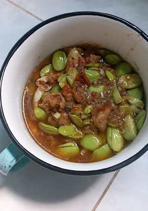 Foto resep 18. Tumis pete + kulit ayam