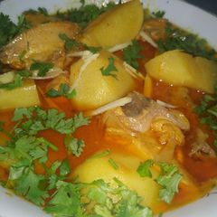 A picture of Chicken aloo gravy.